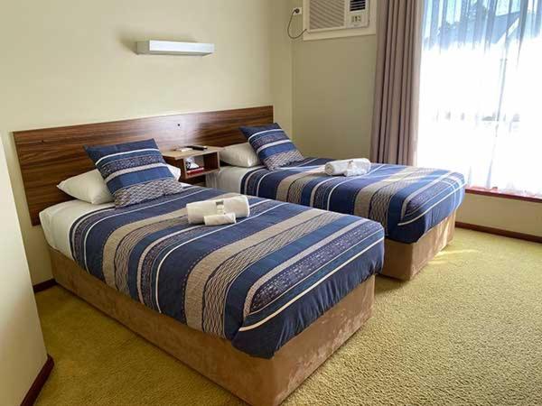 Donnybrook Motel Eksteriør billede