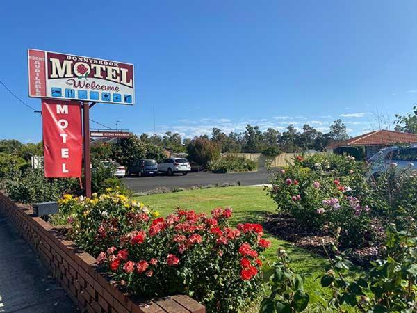 Donnybrook Motel Eksteriør billede